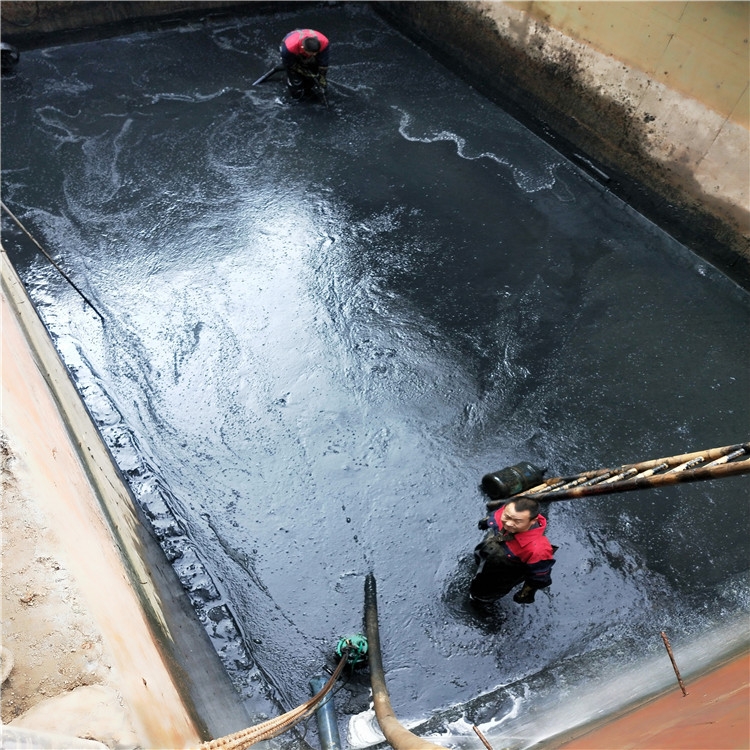 酒泉废水池清理