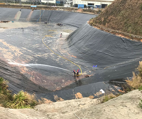 酒泉废水池清理